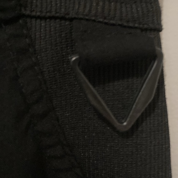 Beverly Hills Bhu Black Scrub Scrub Top. Excellent preloved condition.So… - Picture 3 of 8